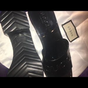 Size 7 womens Gucci heeled sandals